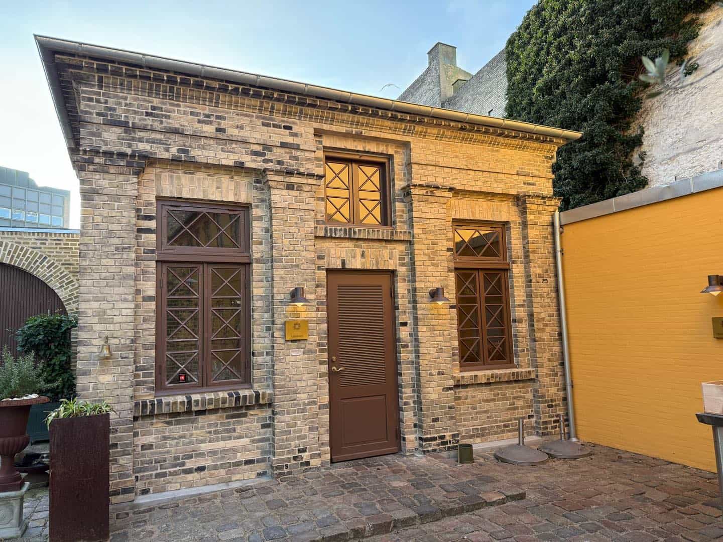 Håndværk af Jakob Tømrerfirma A/S på Hans Broges Gård og Lygtehuset.